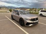 Volkswagen Tiguan 2022 года за 17 490 000 тг. в Алматы – фото 2