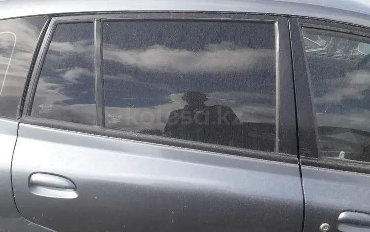 Дверь задняя правая Kia Rio за 25 000 тг. в Костанай