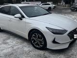 Hyundai Sonata 2021 года за 11 000 000 тг. в Алматы – фото 2