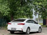 Hyundai Sonata 2021 года за 9 500 000 тг. в Шымкент – фото 2