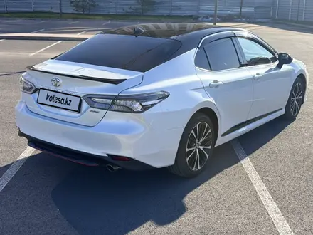 Toyota Camry 2020 года за 13 800 000 тг. в Астана – фото 3