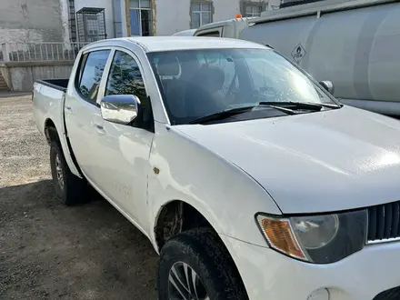 Mitsubishi L200 2014 года за 5 400 000 тг. в Актау – фото 2