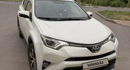 Toyota RAV4 2015 года за 11 300 000 тг. в Жезказган – фото 2