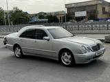 Mercedes-Benz E 200 2001 года за 4 500 000 тг. в Шымкент – фото 2