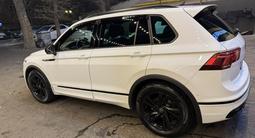 Volkswagen Tiguan 2021 года за 23 400 000 тг. в Алматы – фото 2