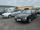 Mercedes-Benz E 320 2000 года за 4 400 000 тг. в Астана