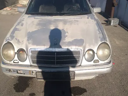 Mercedes-Benz E 280 1996 года за 1 200 000 тг. в Алматы