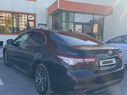 Toyota Camry 2022 года за 16 500 000 тг. в Семей – фото 4