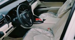 Toyota Camry 2022 года за 15 200 000 тг. в Атырау – фото 4