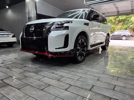 Nissan Patrol 2024 года за 65 000 000 тг. в Байконыр