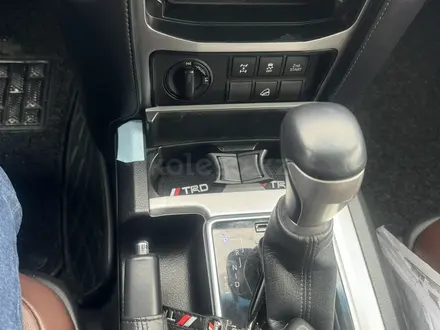 Toyota Land Cruiser Prado 2020 года за 31 000 000 тг. в Актобе – фото 12