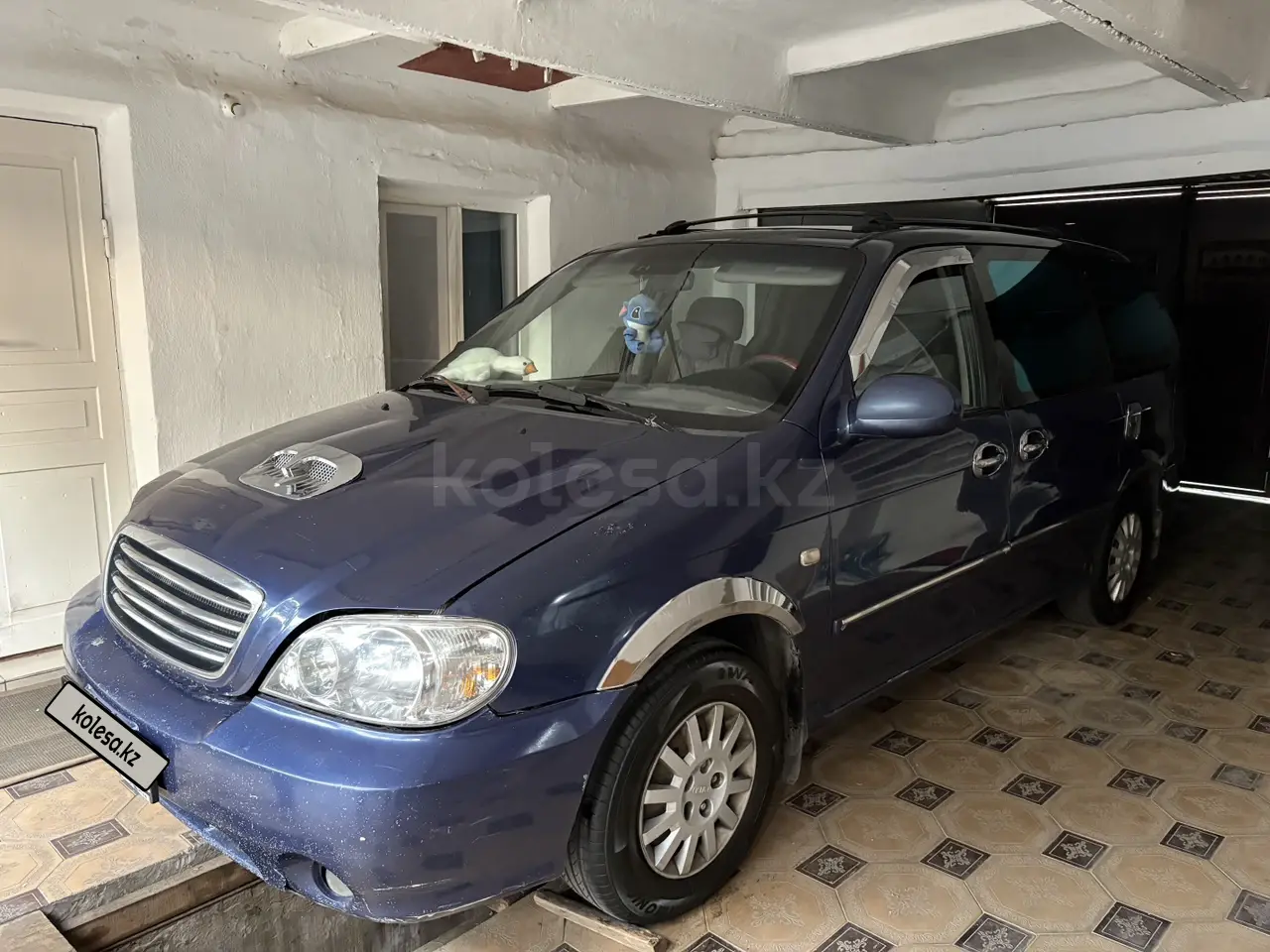 Kia Carnival, 2004