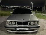 BMW 525 1990 года за 1 850 000 тг. в Шымкент – фото 2