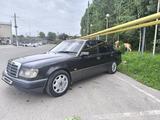 Mercedes-Benz E 260 1990 года за 1 300 000 тг. в Алматы