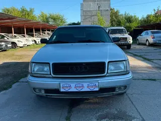 Audi 100