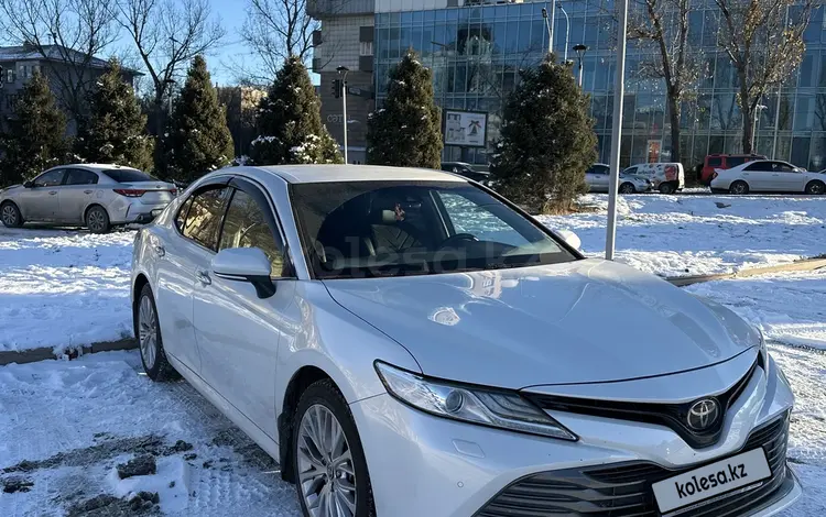 Toyota Camry 2020 года за 15 900 000 тг. в Алматы