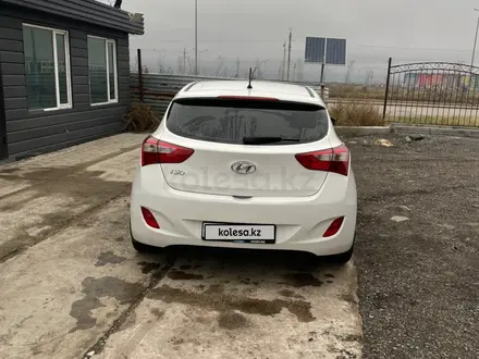 Hyundai i30 2014 года за 5 500 000 тг. в Астана – фото 2