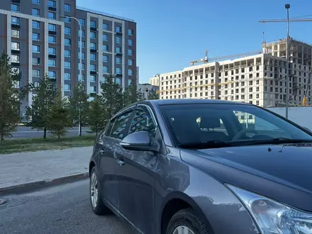 Chevrolet Cruze 2014 года за 3 800 000 тг. в Астана – фото 3