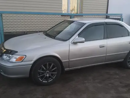 Toyota Camry 2001 года за 3 500 000 тг. в Экибастуз – фото 3