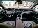 Toyota Camry 2020 года за 16 500 000 тг. в Актау – фото 5