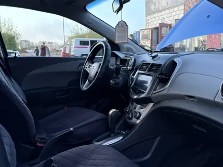 Chevrolet Aveo 2013 года за 2 980 000 тг. в Караганда – фото 13