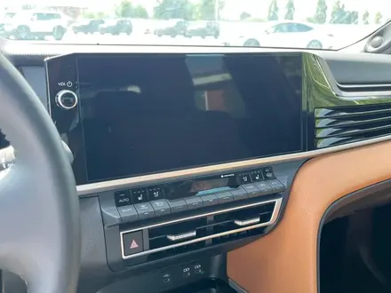 Toyota Camry Luxe 2025 года за 24 190 000 тг. в Актобе – фото 10