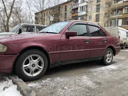 Mercedes-Benz C 180 1994 года за 2 200 000 тг. в Павлодар – фото 5