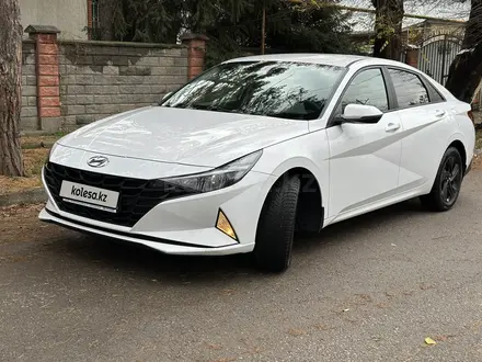 Hyundai Elantra 2021 года за 9 100 000 тг. в Алматы – фото 2