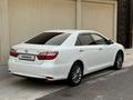 Toyota Camry 2015 года за 11 700 000 тг. в Шымкент – фото 2