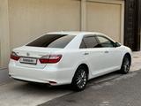 Toyota Camry 2015 годаүшін11 700 000 тг. в Шымкент – фото 2