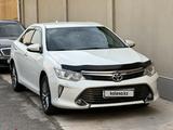 Toyota Camry 2015 года за 11 700 000 тг. в Шымкент