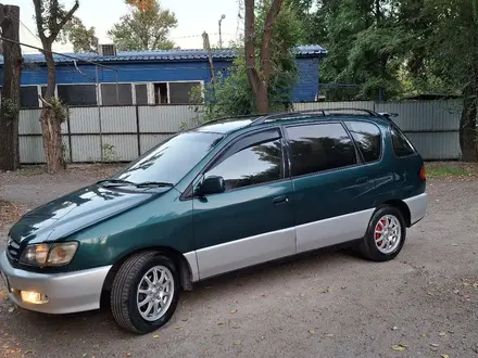 Toyota Ipsum 1996 года за 3 200 000 тг. в Алматы