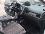 Mitsubishi Outlander 2013 годаfor7 300 000 тг. в Актау – фото 5