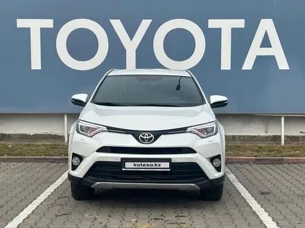 Toyota RAV4 2019 года за 13 690 000 тг. в Алматы – фото 2
