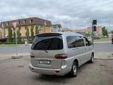 Hyundai Starex 2007 годаүшін4 100 000 тг. в Астана – фото 3