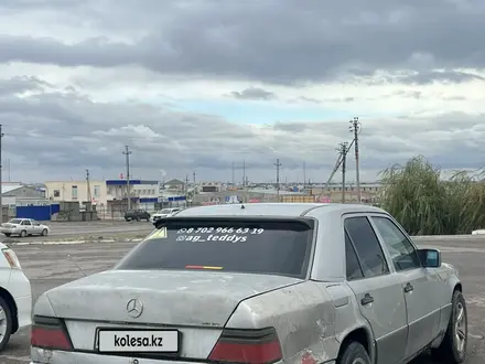 Mercedes-Benz E 260 1991 года за 900 000 тг. в Жанаозен – фото 5