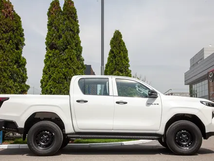Toyota Hilux Comfort 2026 года за 27 890 000 тг. в Алматы – фото 24
