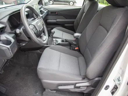 Toyota Hilux Comfort 2026 года за 27 890 000 тг. в Алматы – фото 16