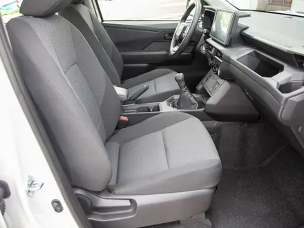 Toyota Hilux Comfort 2026 года за 27 890 000 тг. в Алматы – фото 19