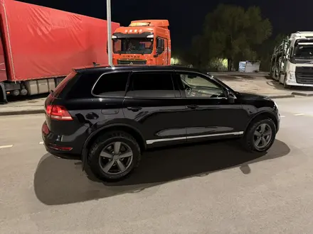 Volkswagen Touareg 2011 года за 12 500 000 тг. в Алматы – фото 11