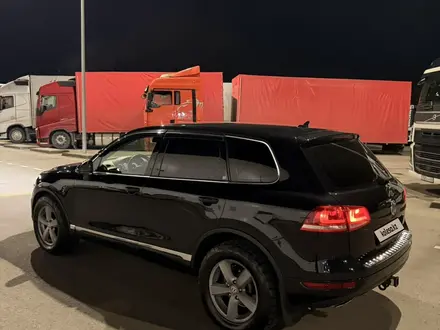 Volkswagen Touareg 2011 года за 12 500 000 тг. в Алматы – фото 16