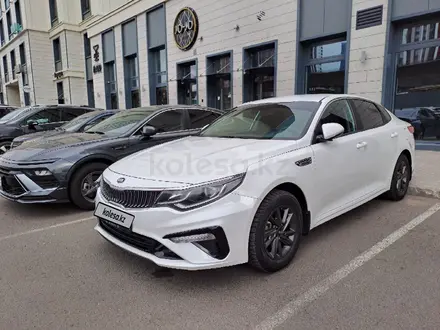 Kia Optima 2019 года за 9 500 000 тг. в Астана