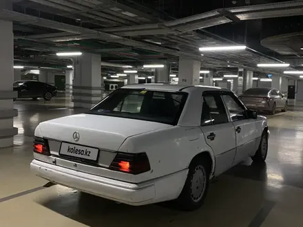 Mercedes-Benz E 200 1991 года за 1 000 000 тг. в Астана – фото 3