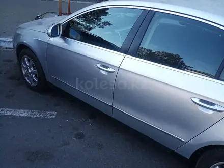 Volkswagen Passat 2009 года за 4 500 000 тг. в Костанай – фото 4