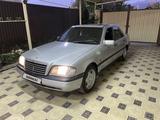 Mercedes-Benz C 220 1997 годаfor1 950 000 тг. в Алматы – фото 2