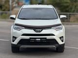 Toyota RAV4 2017 года за 10 490 000 тг. в Тараз – фото 2