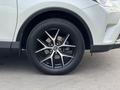 Toyota RAV4 2017 года за 10 490 000 тг. в Тараз – фото 19