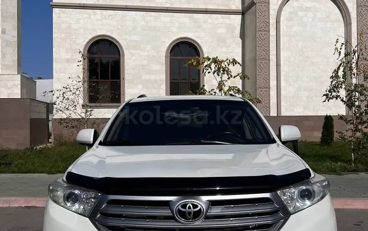 Toyota Highlander 2012 годаfor11 200 000 тг. в Алматы