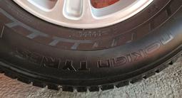 Комплект шипованных шин на дисках R16 для Mitsubishi Pajero за 300 000 тг. в Алматы – фото 2