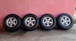 Комплект шипованных шин на дисках R16 для Mitsubishi Pajero за 300 000 тг. в Алматы – фото 4